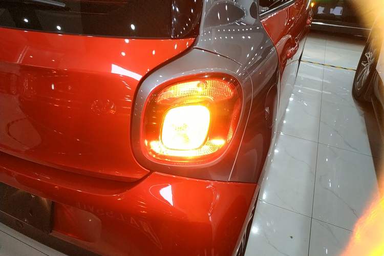 Used smart forfour 2016 0.9T 66 kW Pioneer Edition Right Rear Taillight