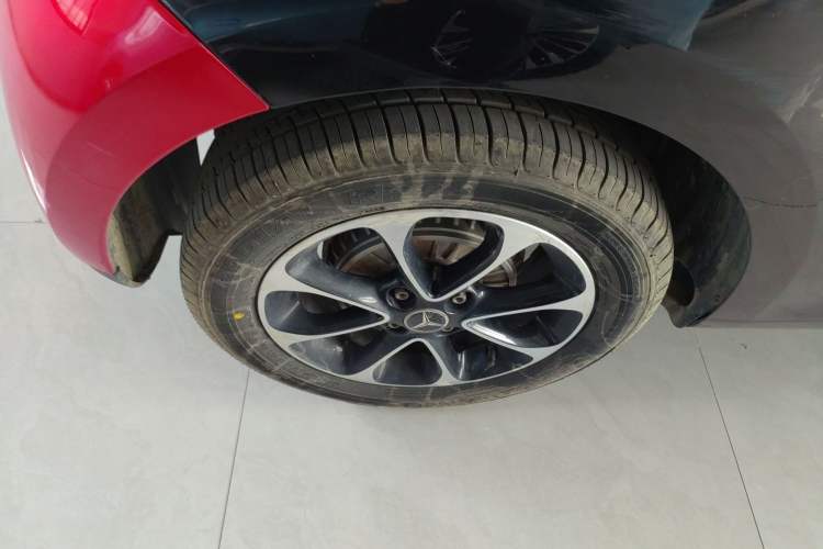 Used smart forfour 2016 1.0L 52 kW Passion Edition Right Rear Wheel Hub