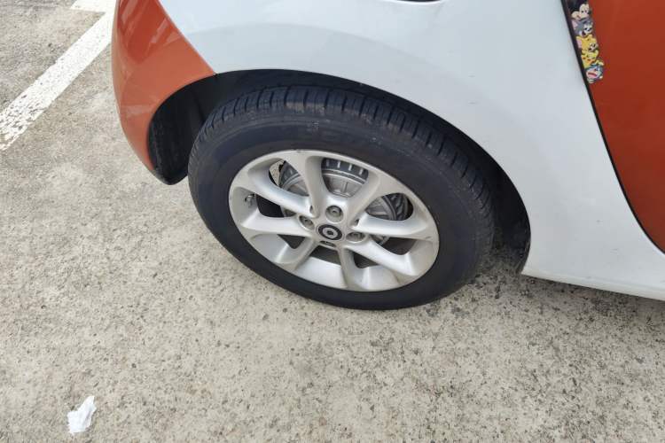Used smart forfour 2016 1.0L 52 kW Dynamic Edition Right Rear Wheel Hub