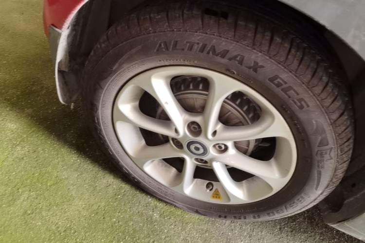 Used smart forfour 2016 1.0L 52 kW Dynamic Edition Right Rear Wheel Hub