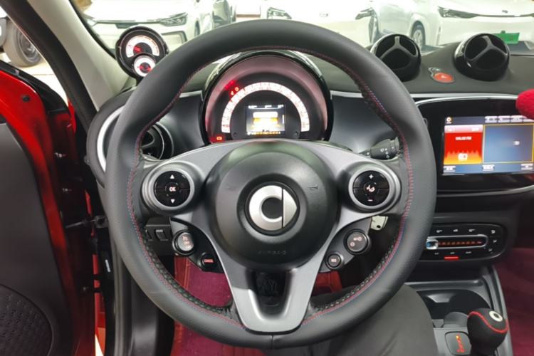 Used smart forfour 2016 0.9T 66 kW Pioneer Edition Steering Wheel