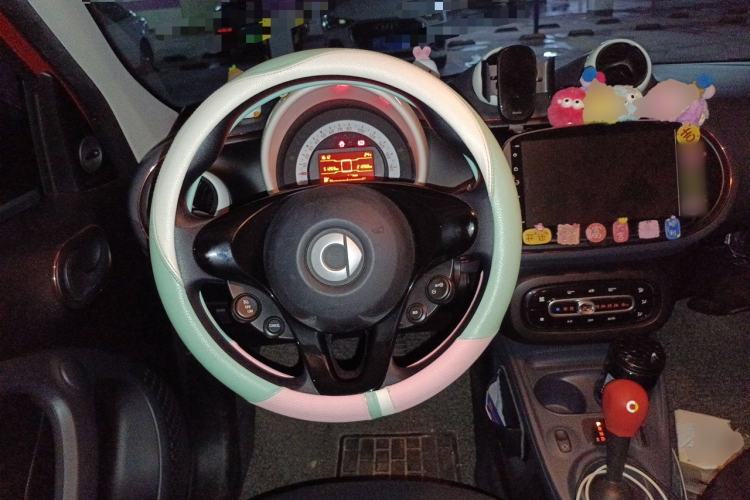 Used smart forfour 2016 1.0L 52 kW Dynamic Edition Steering Wheel