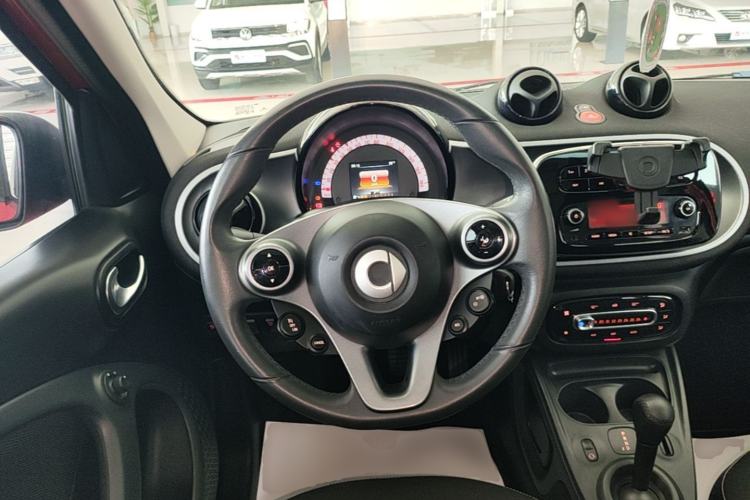 Used smart forfour 2016 1.0L 52 kW Passion Edition Steering Wheel