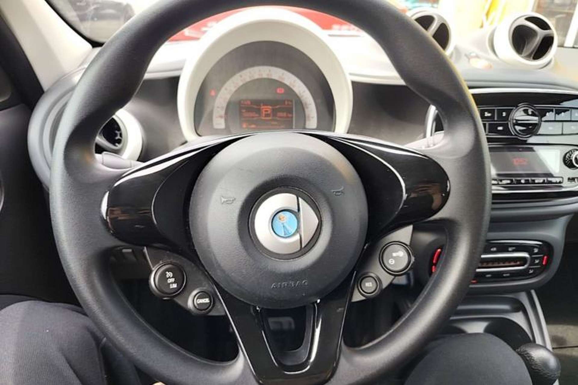 Used smart forfour 2016 1.0L 52 kW Dynamic Edition Steering Wheel