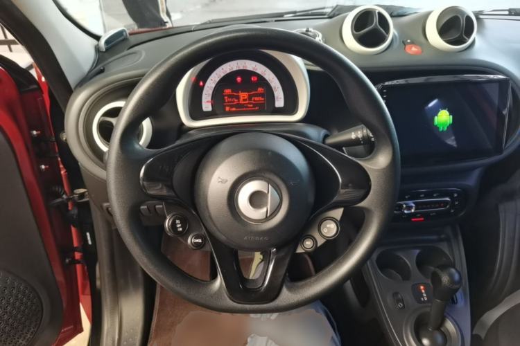 Used smart forfour 2016 1.0L 52 kW Dynamic Edition Steering Wheel