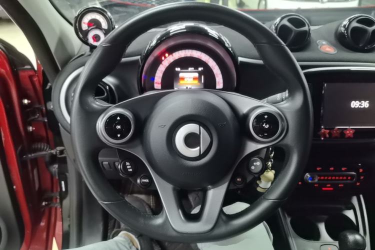 Used smart forfour 2016 0.9T 66 kW Pioneer Edition Steering Wheel