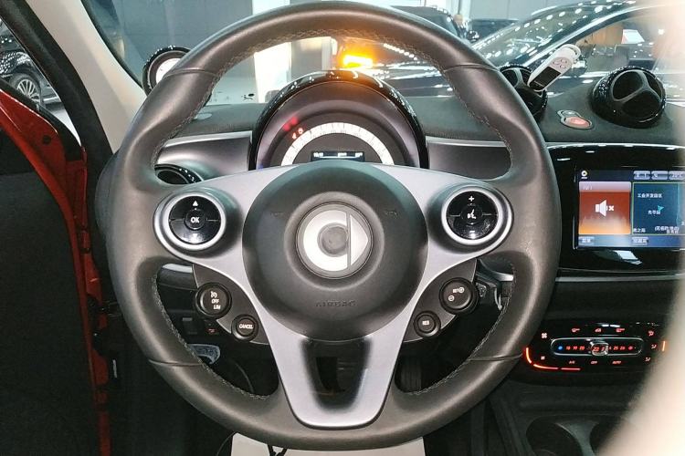 Used smart forfour 2016 0.9T 66 kW Pioneer Edition Steering Wheel