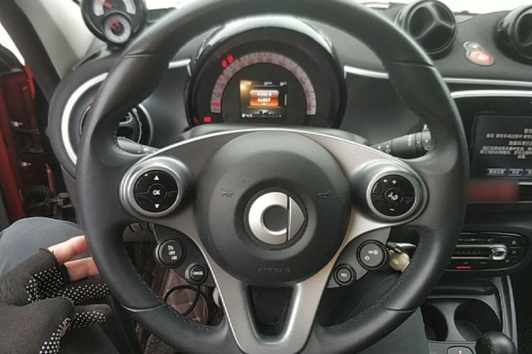 Used smart forfour 2016 0.9T 66 kW Pioneer Edition Steering Wheel