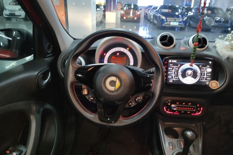 Used smart forfour 2016 1.0L 52 kW Dynamic Edition Steering Wheel