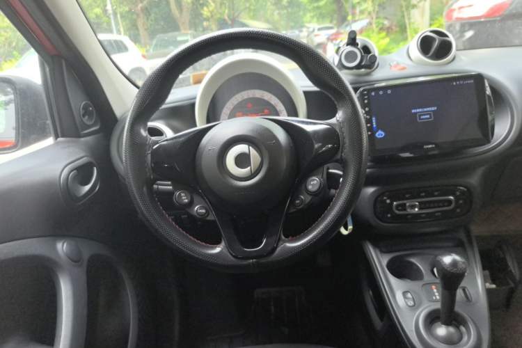 Used smart forfour 2016 1.0L 52 kW Dynamic Edition Steering Wheel