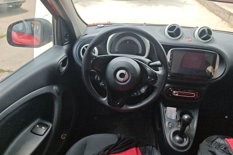 Used smart forfour 2016 1.0L 52 kW Dynamic Edition Steering Wheel