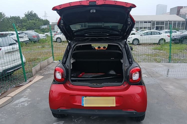 Used smart forfour 2016 1.0L 52 kW Passion Edition Trunk