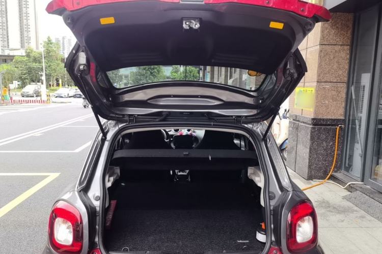 Used smart forfour 2016 1.0L 52 kW Dynamic Edition Trunk
