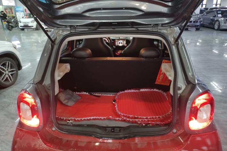 Used smart forfour 2016 1.0L 52 kW Dynamic Edition Trunk