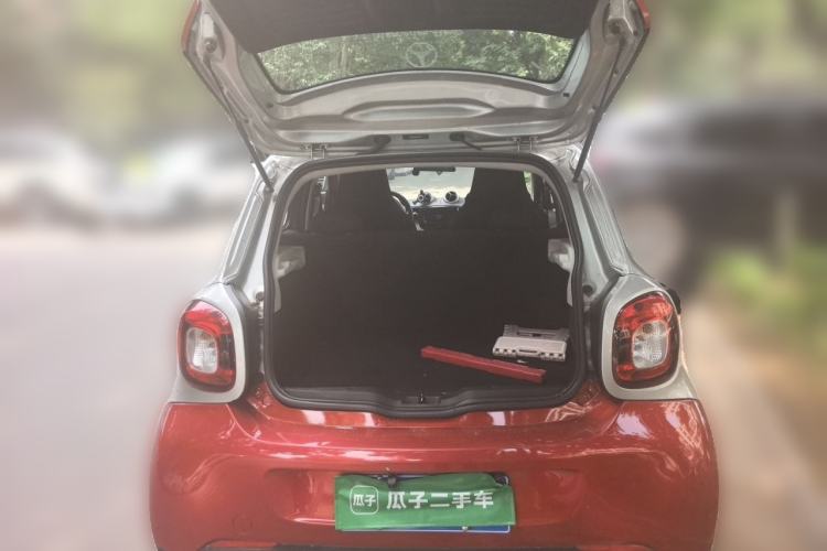 Used smart forfour 2016 1.0L 52 kW Dynamic Edition Trunk