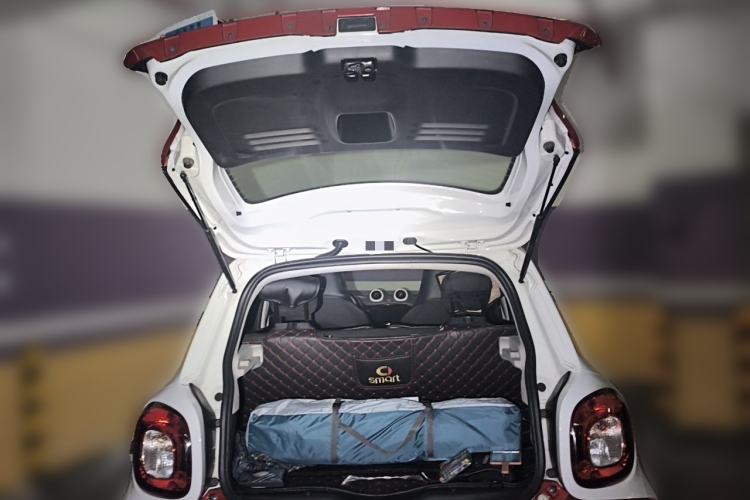 Used smart forfour 2016 1.0L 52 kW Dynamic Edition Trunk