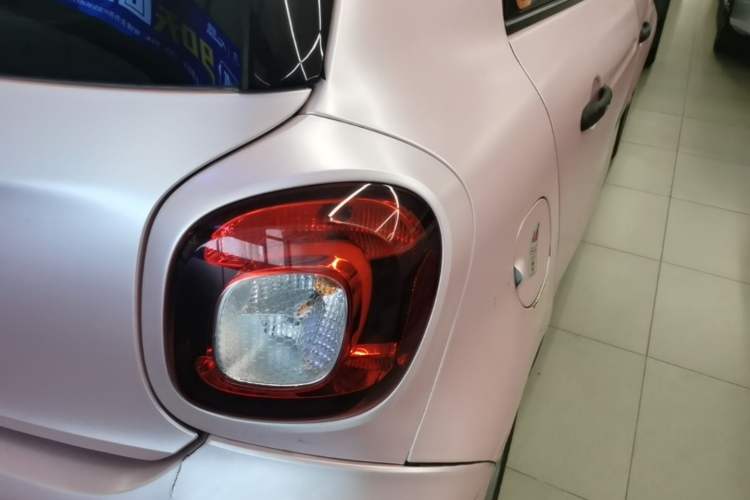 Used smart forfour 2016 1.0L 52 kW Dynamic Edition Right Rear Taillight