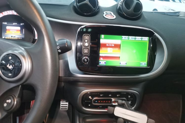 Used smart forfour 2016 0.9T 66 kW Pioneer Edition Audio And AC Panel