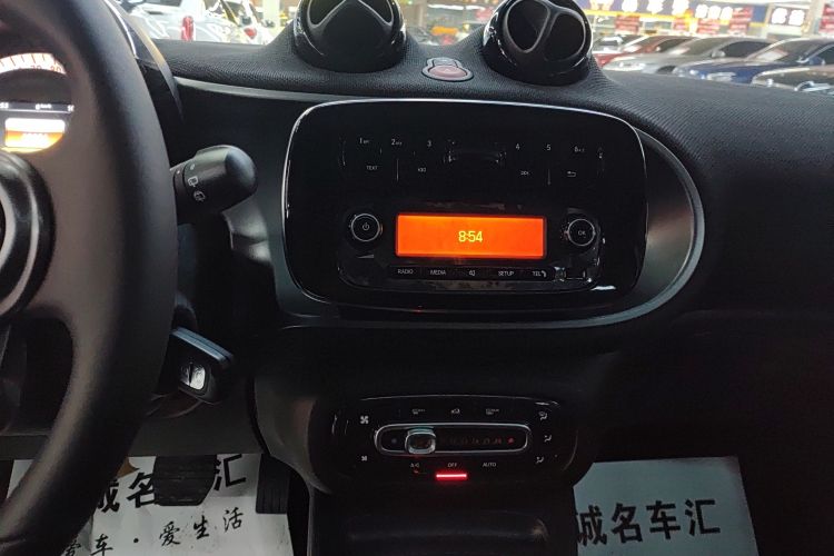 Used smart forfour 2016 1.0L 52 kW Passion Edition Audio And AC Panel