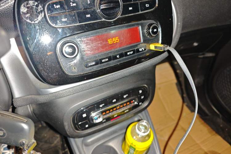 Used smart forfour 2016 1.0L 52 kW Passion Edition Audio And AC Panel
