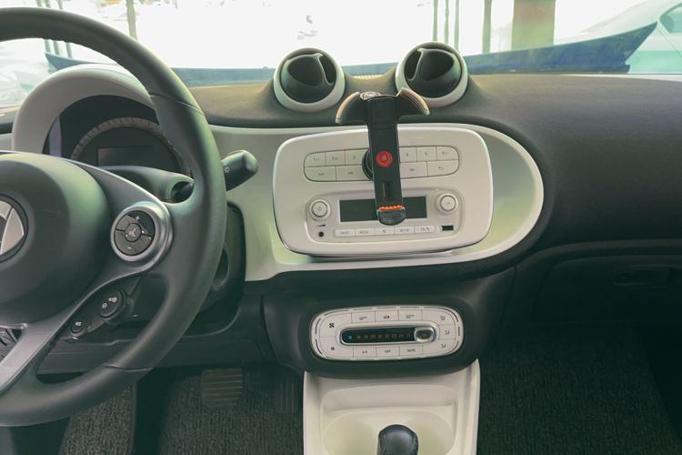 Used smart forfour 2016 1.0L 52 kW Passion Edition Audio And AC Panel