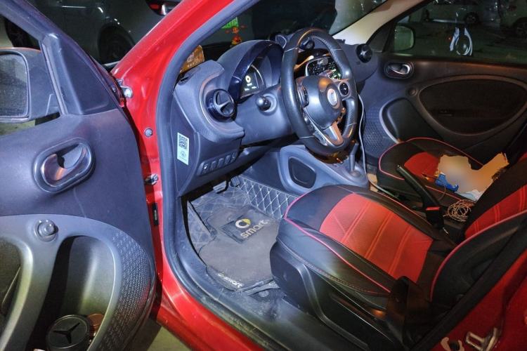 Used smart forfour 2016 1.0L 52 kW Passion Edition Driver Seat