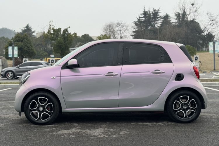 Used smart forfour 2016 0.9T 66 kW Pioneer Edition Exterior 2