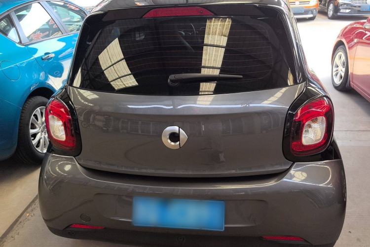 Used smart forfour 2016 0.9T 66 kW Pioneer Edition Exterior 2