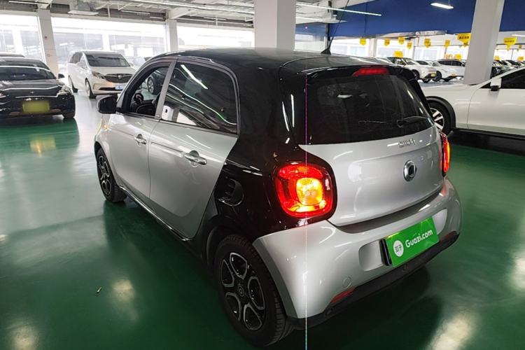 Used smart forfour 2016 0.9T 66 kW Pioneer Edition Exterior 2