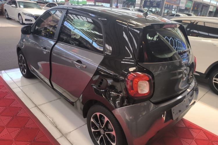 Used smart forfour 2016 1.0L 52 kW Passion Edition Exterior 2