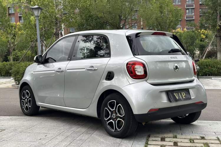 Used smart forfour 2016 0.9T 66 kW Pioneer Edition Exterior 4