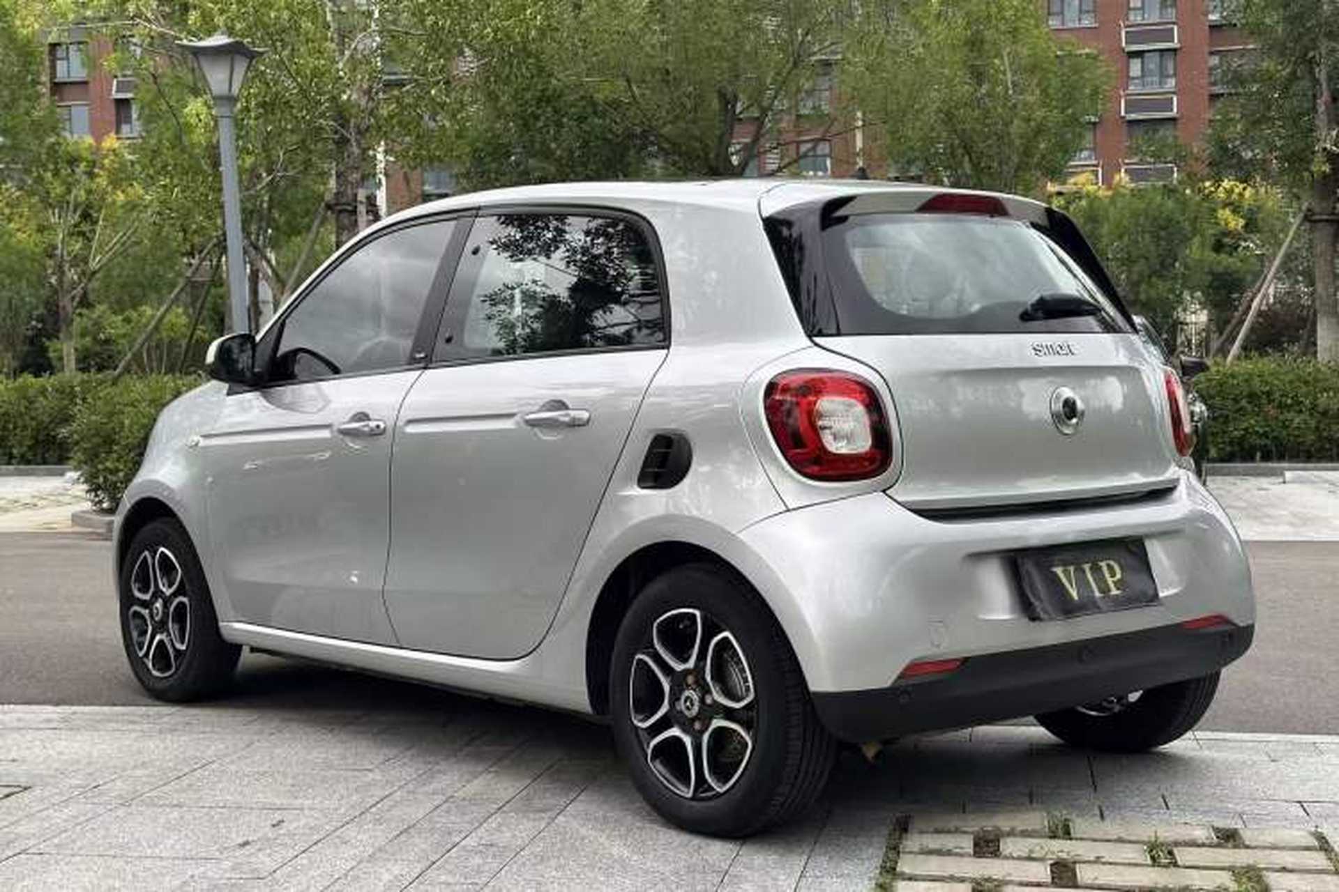 Used smart forfour 2016 0.9T 66 kW Pioneer Edition Exterior 4