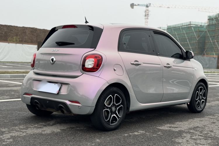 Used smart forfour 2016 0.9T 66 kW Pioneer Edition Exterior 4