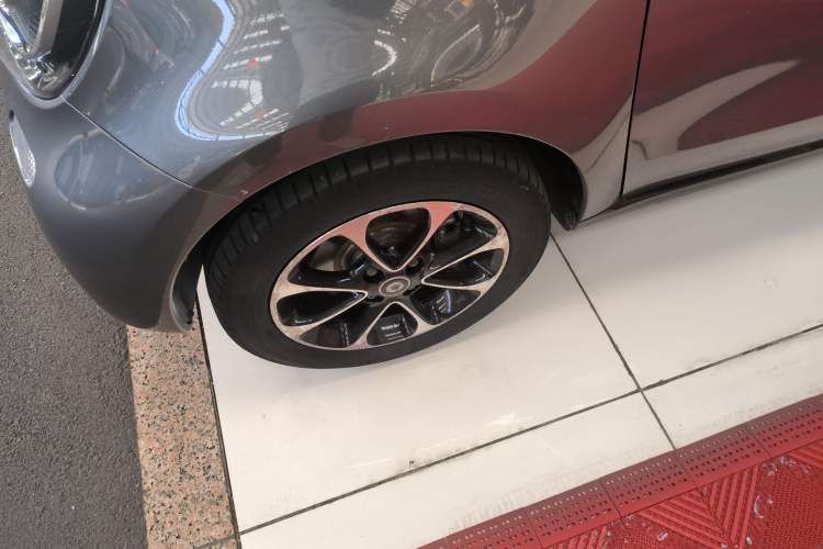 Used smart forfour 2016 1.0L 52 kW Passion Edition Exterior 4