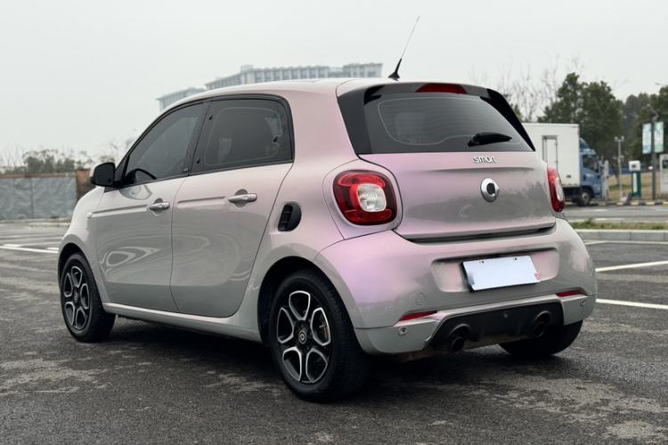 Used smart forfour 2016 0.9T 66 kW Pioneer Edition Exterior 5