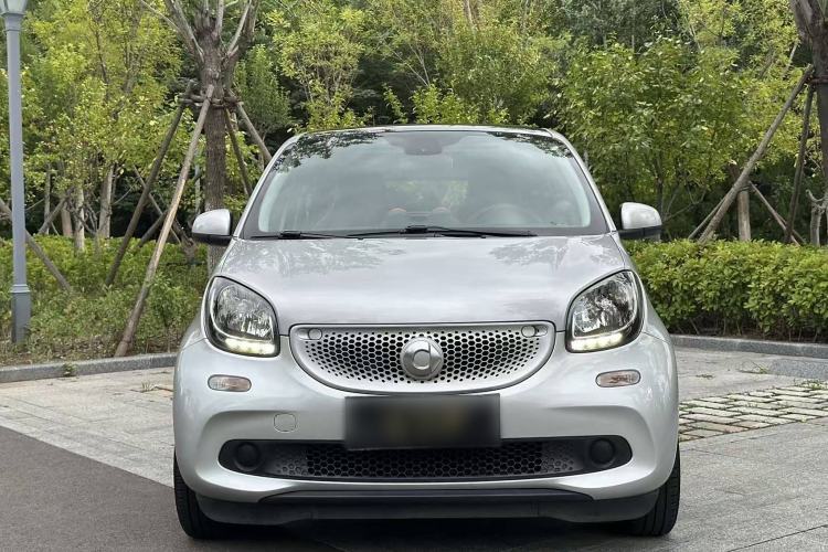 Used smart forfour 2016 0.9T 66 kW Pioneer Edition Exterior 8