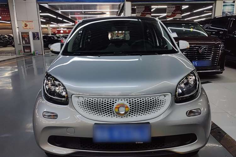 Used smart forfour 2016 1.0L 52 kW Passion Edition Front
