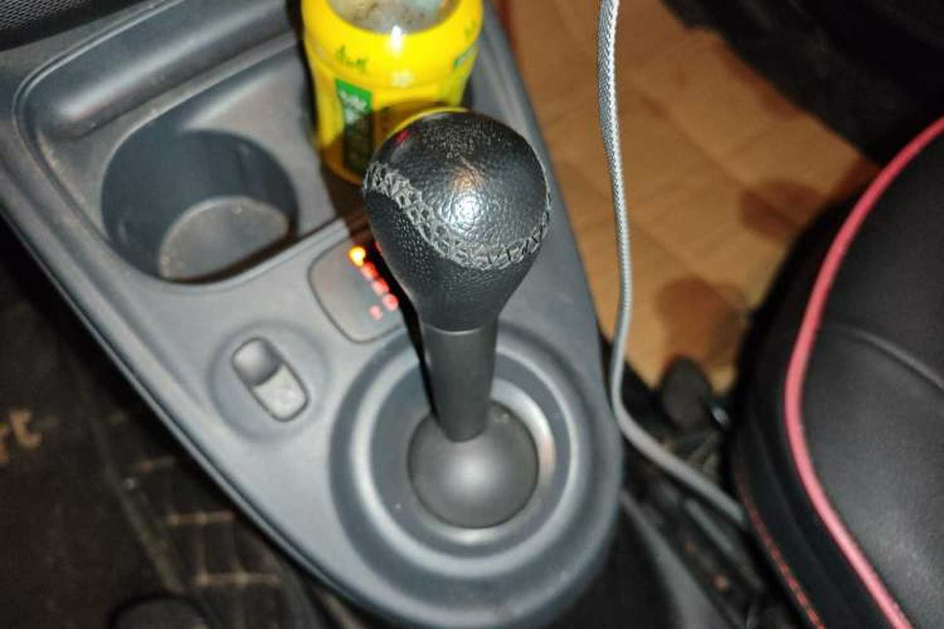 Used smart forfour 2016 1.0L 52 kW Passion Edition Gear Lever