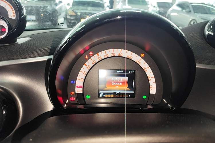 Used smart forfour 2016 0.9T 66 kW Pioneer Edition Instrument Cluster