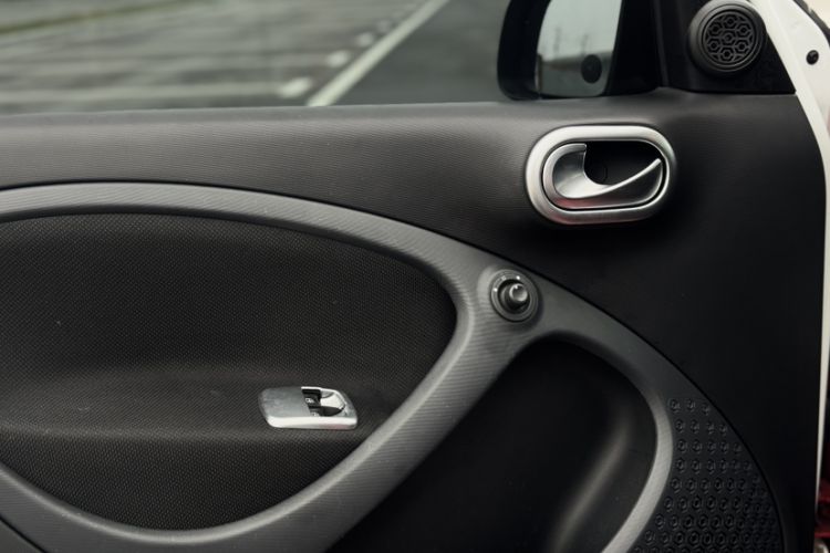 Used smart forfour 2016 0.9T 66 kW Pioneer Edition Interior 3