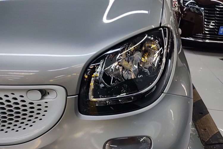 Used smart forfour 2016 1.0L 52 kW Passion Edition Left Front Headlight