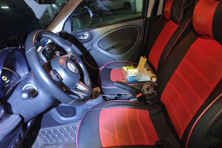 Used smart forfour 2016 1.0L 52 kW Passion Edition Left Front Seat
