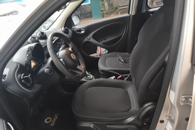 Used smart forfour 2016 1.0L 52 kW Passion Edition Left Front Seat