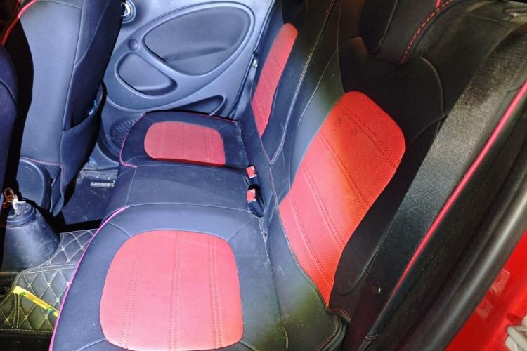 Used smart forfour 2016 1.0L 52 kW Passion Edition Left Rear Seat