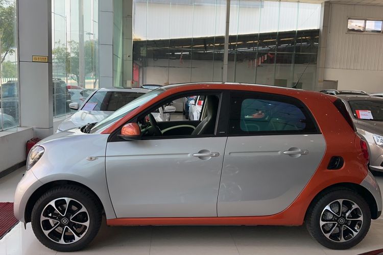 Used smart forfour 2016 1.0L 52 kW Passion Edition Left Side