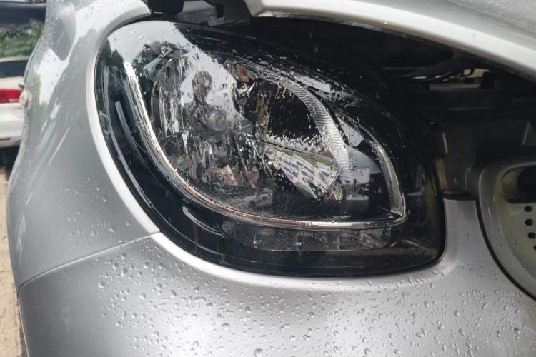 Used smart forfour 2016 1.0L 52 kW Passion Edition Right Front Headlight