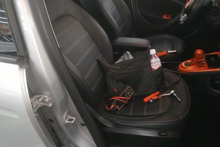 Used smart forfour 2016 0.9T 66 kW Pioneer Edition Right Front Seat