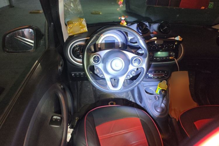 Used smart forfour 2016 1.0L 52 kW Passion Edition Steering Wheel