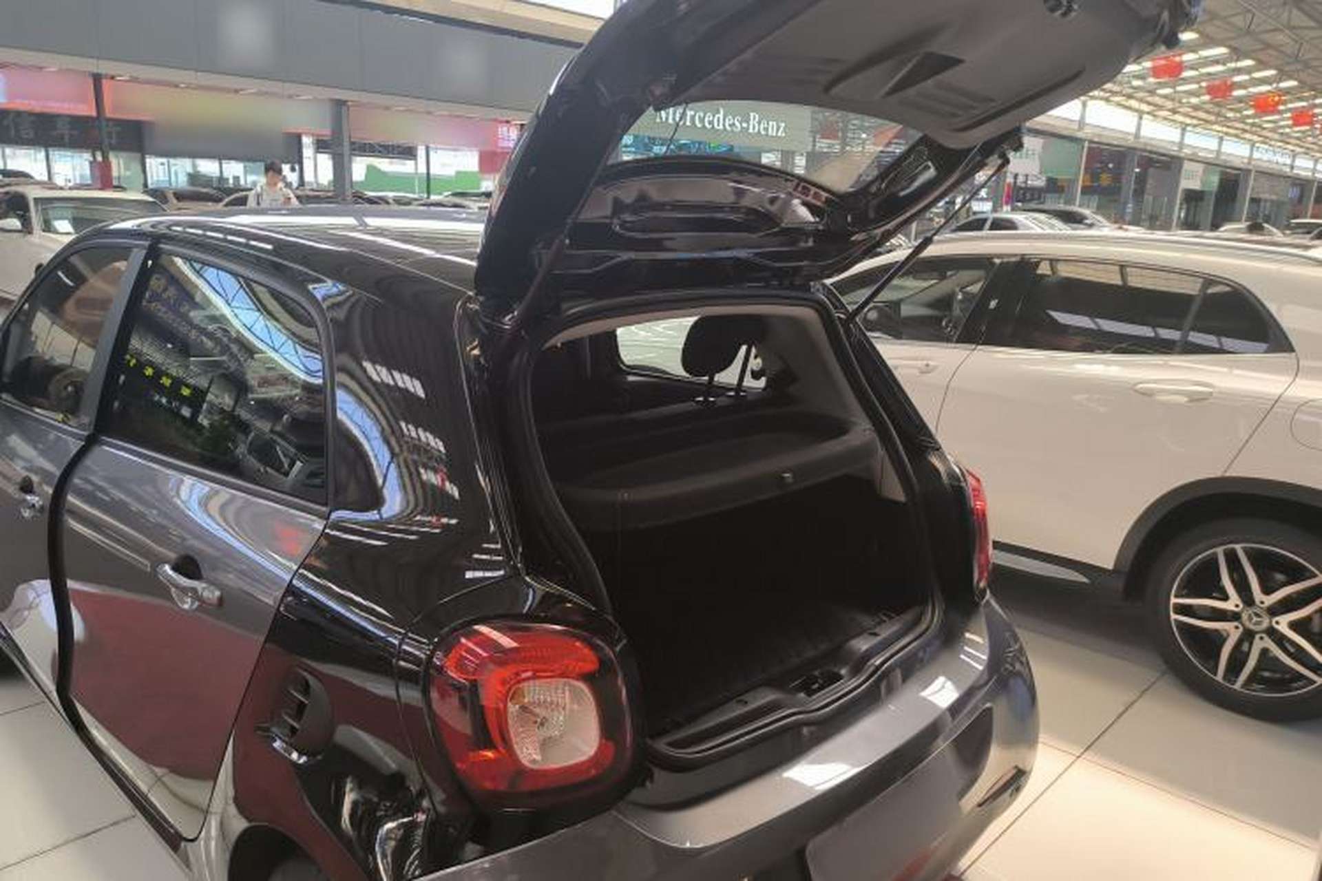 Used smart forfour 2016 1.0L 52 kW Passion Edition Trunk