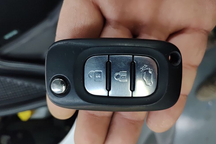 Used smart forfour 2016 1.0L 52 kW Passion Edition Vehicle Key